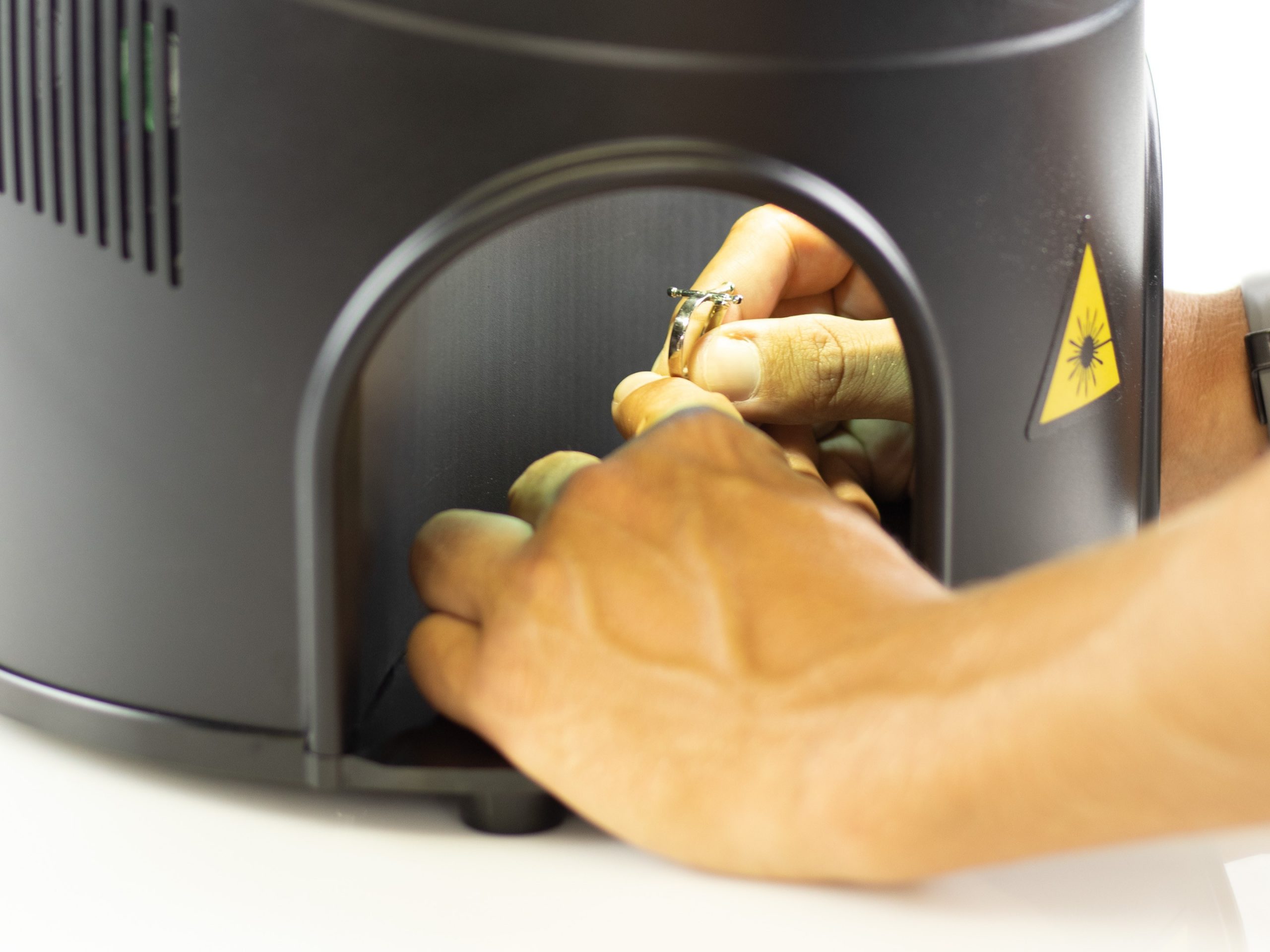 maquina-de-soldar-por-laser-mod.-technoflux-micro-welder-power-1-2.jpg